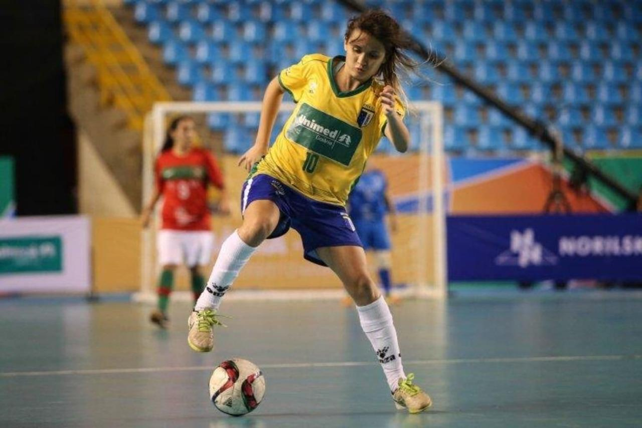 Futsal: Amandinha e Ferrão repetem dobradinha como melhores do