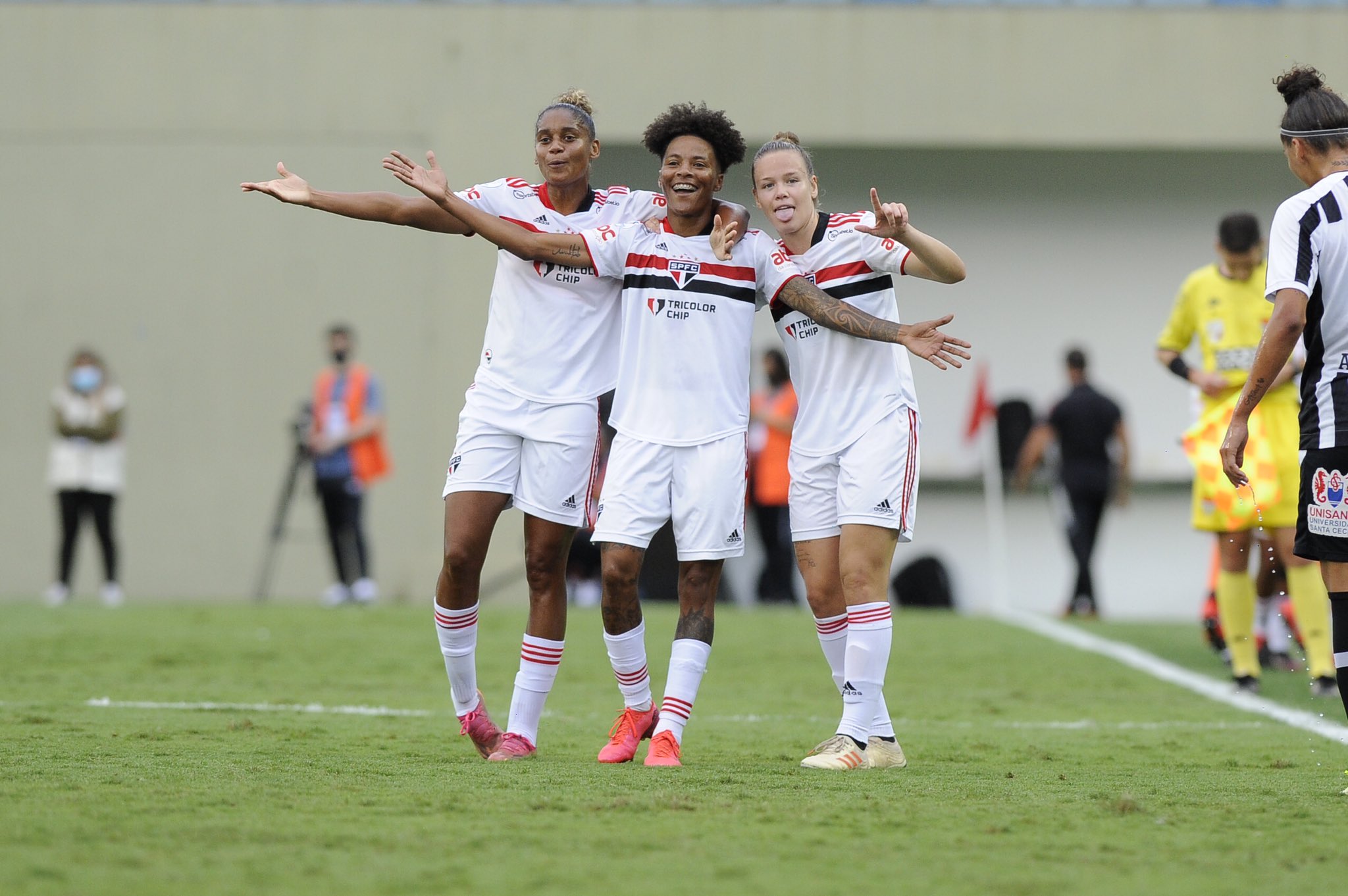 Tricolor vence o Corinthians e avança à final do Paulista Feminino