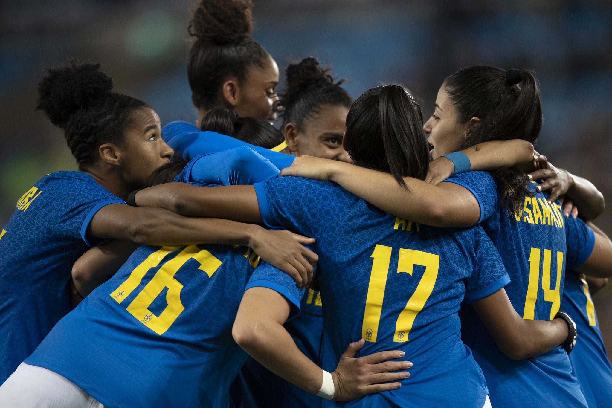 Jogando na Vila Belmiro, Brasil perde para o Canadá no futebol