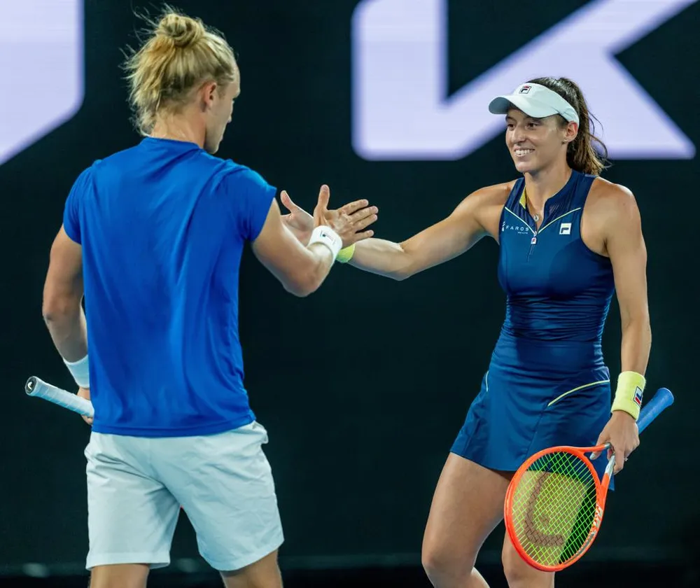 Ao lado de canadense, Luisa Stefani vence o WTA 1000 de Montreal