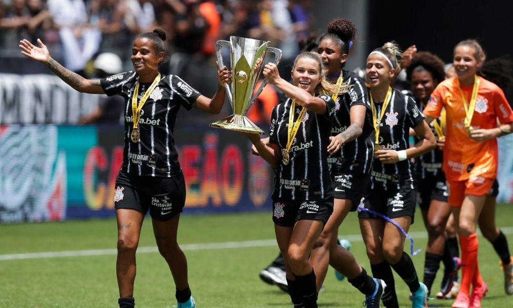 Futebol Feminino - Larissa Pereira, jogadora do Flamengo, foi