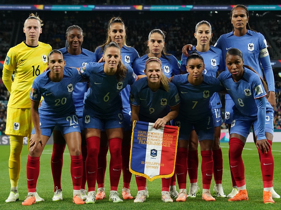 França fecha com goleada o primeiro dia do futebol feminino nos