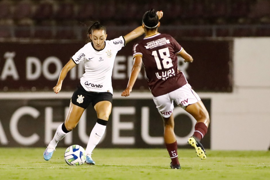 Pelo Brasileirão Feminino, Internacional e Corinthians reeditam final