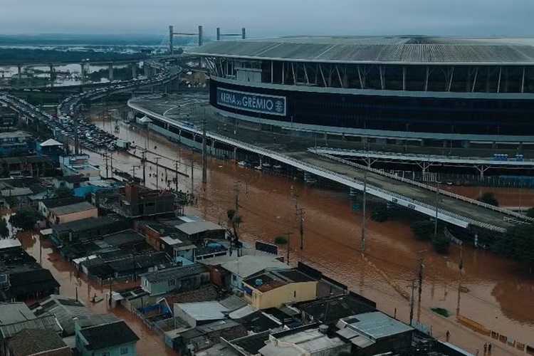 Arena do Grêmio alagada nas enchentes de 2024. Foto: Reprodução/Vitor Viella